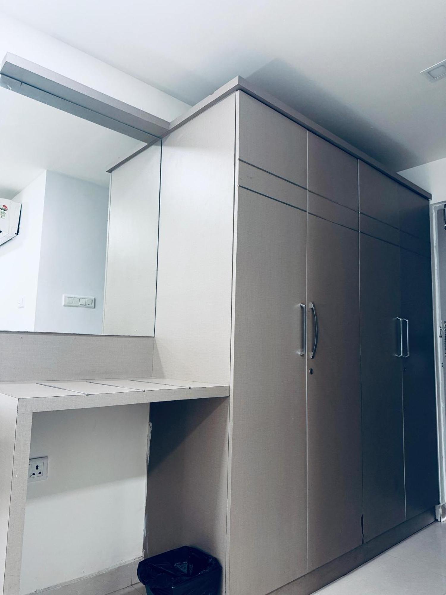 La Riviera Suites Hyderabad Exteriör bild