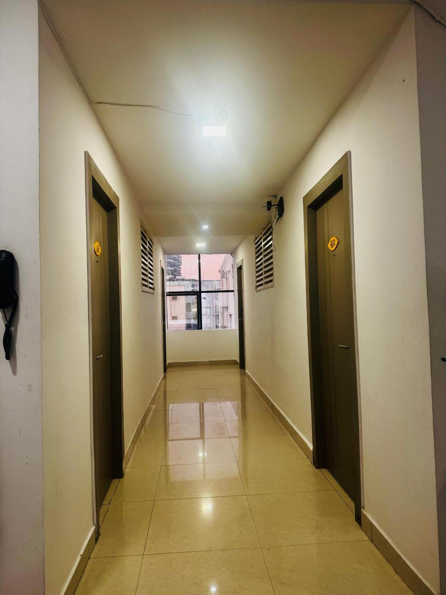La Riviera Suites Hyderabad Exteriör bild