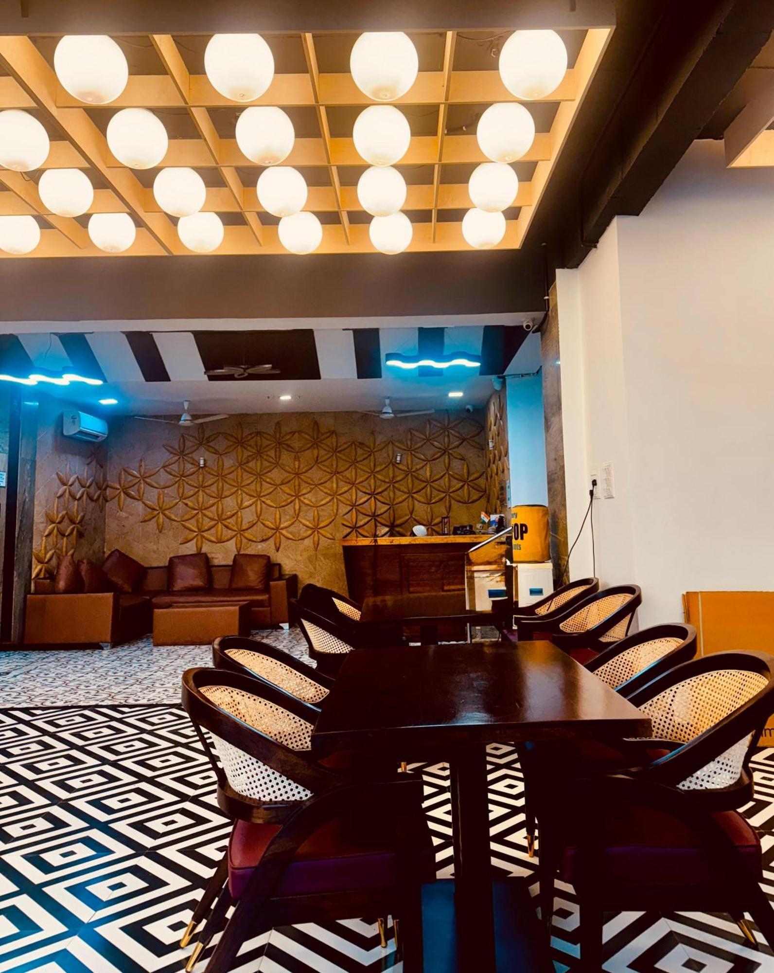 La Riviera Suites Hyderabad Exteriör bild