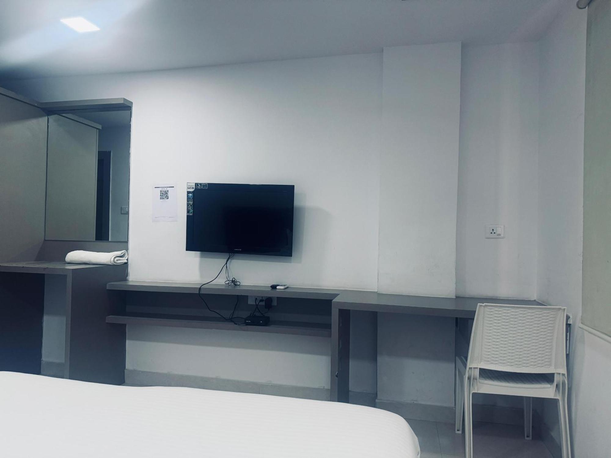 La Riviera Suites Hyderabad Exteriör bild