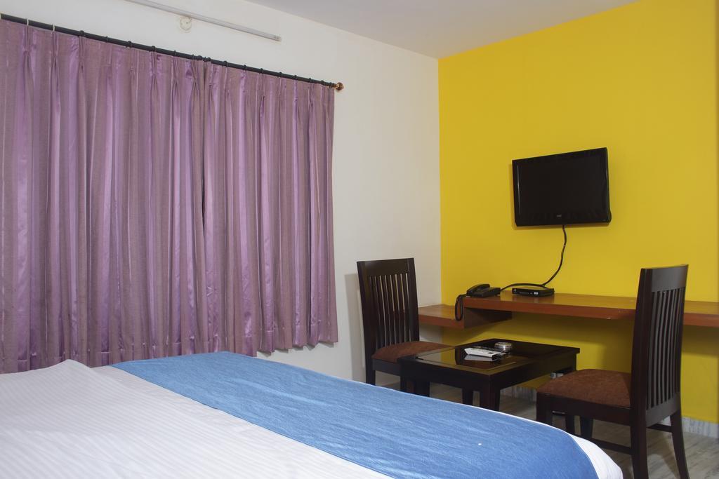 La Riviera Suites Hyderabad Exteriör bild