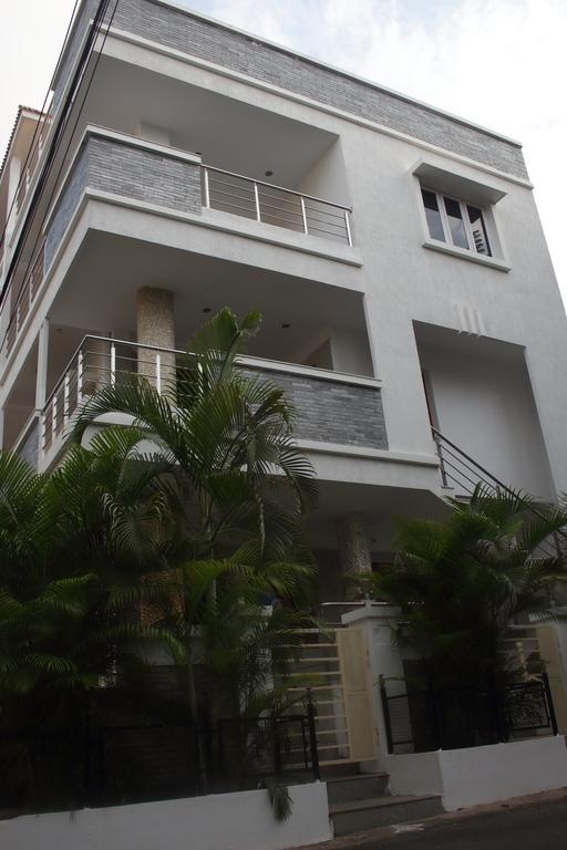 La Riviera Suites Hyderabad Exteriör bild