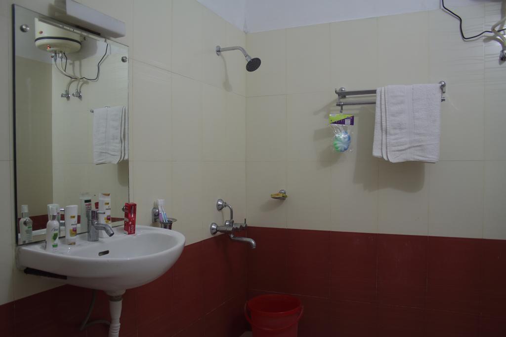 La Riviera Suites Hyderabad Exteriör bild