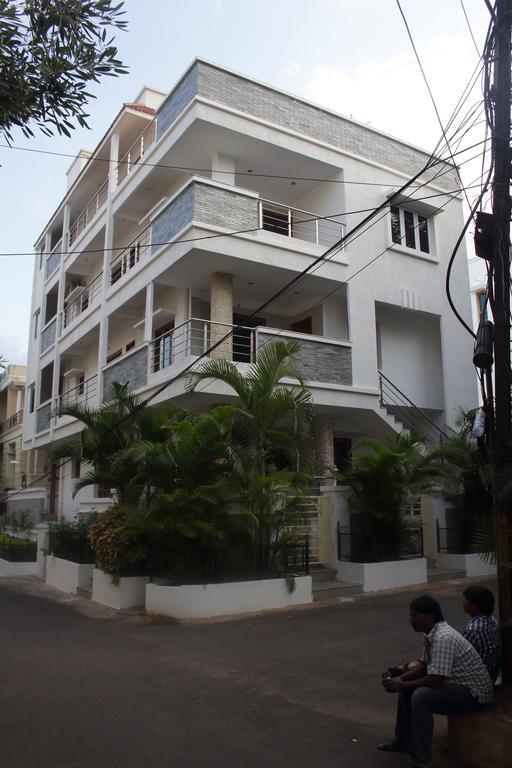 La Riviera Suites Hyderabad Exteriör bild
