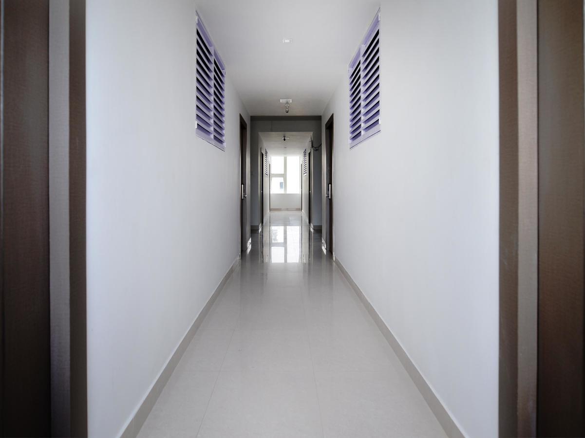 La Riviera Suites Hyderabad Exteriör bild