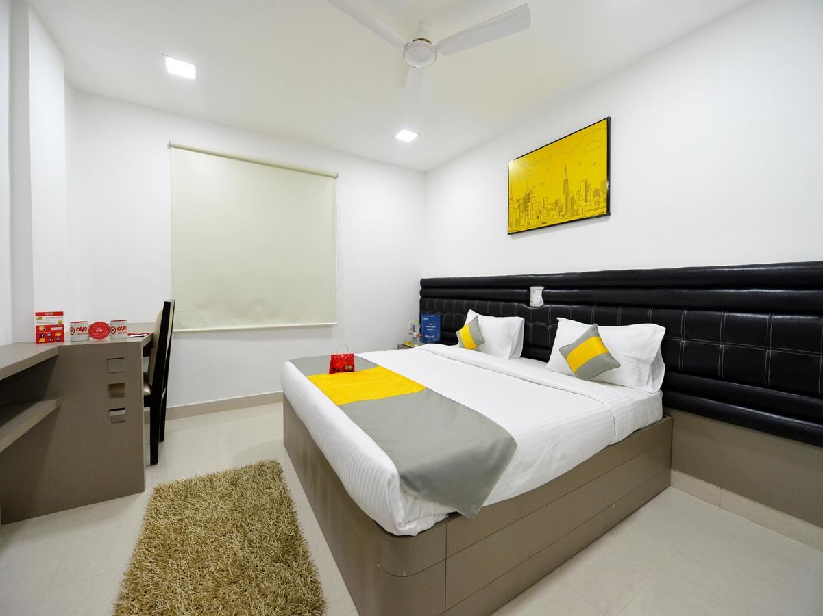 La Riviera Suites Hyderabad Exteriör bild