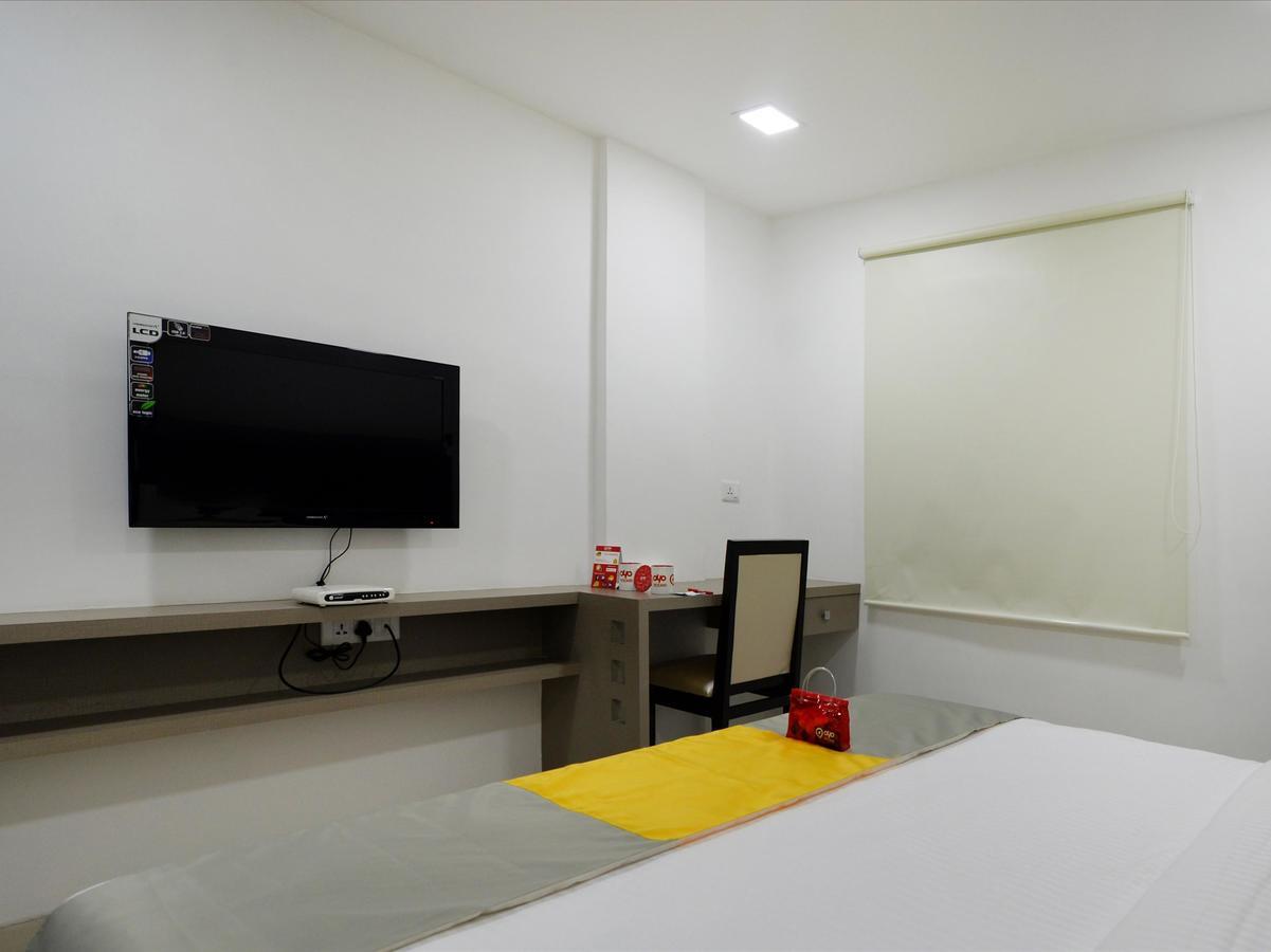 La Riviera Suites Hyderabad Exteriör bild