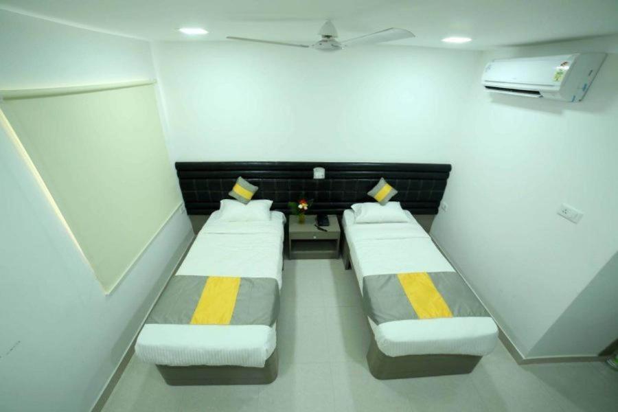 La Riviera Suites Hyderabad Exteriör bild